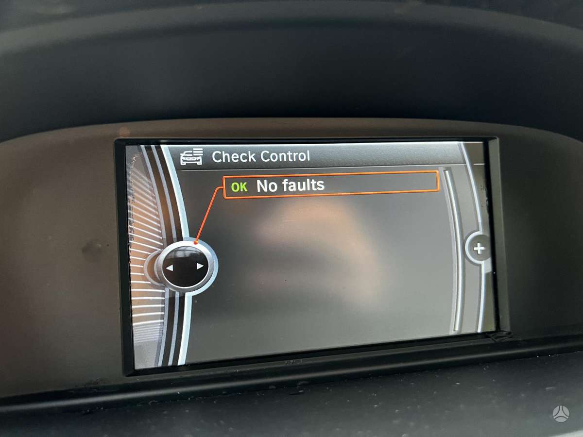 BMW 320 2010 — photo 22