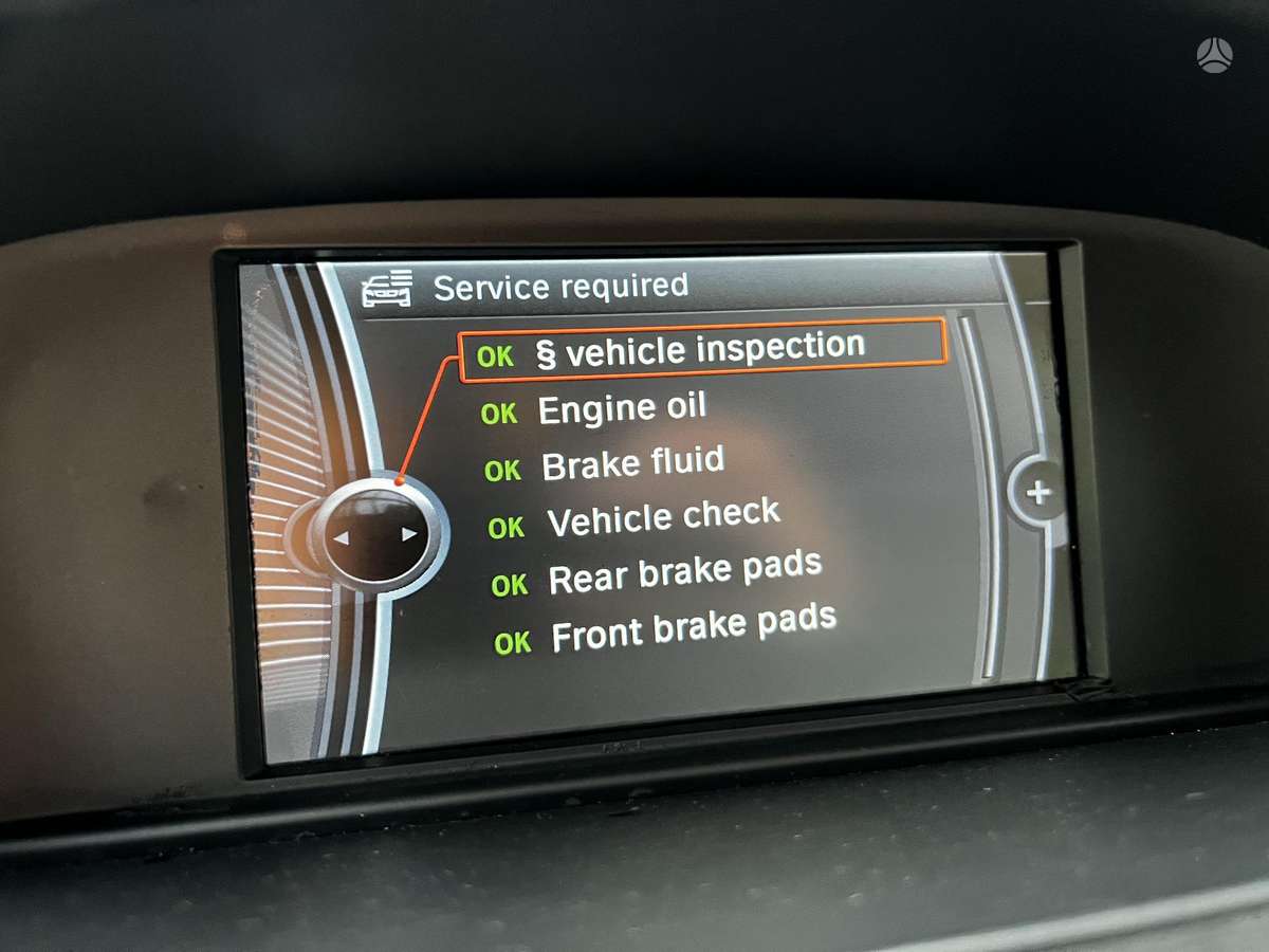 BMW 320 2010 — photo 23