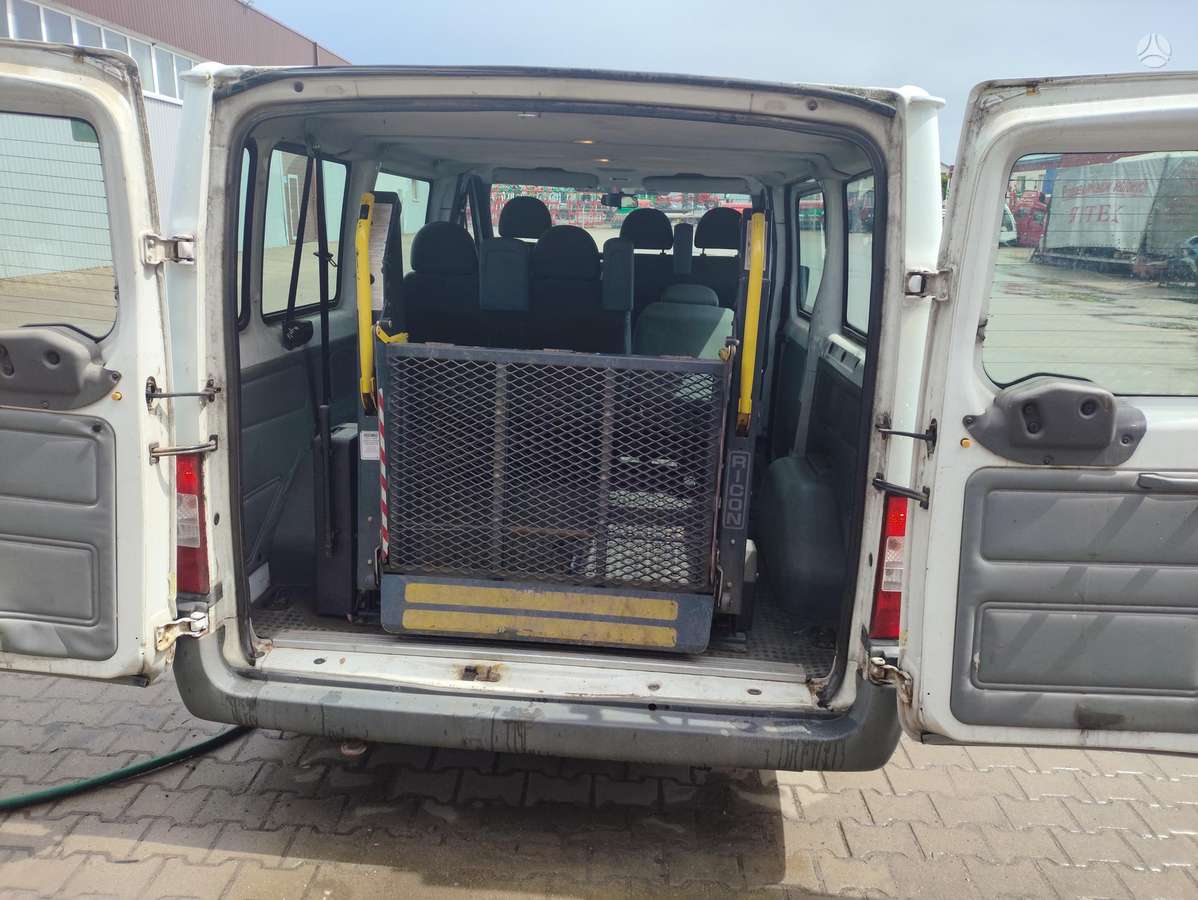 Ford Transit 2012 — салон