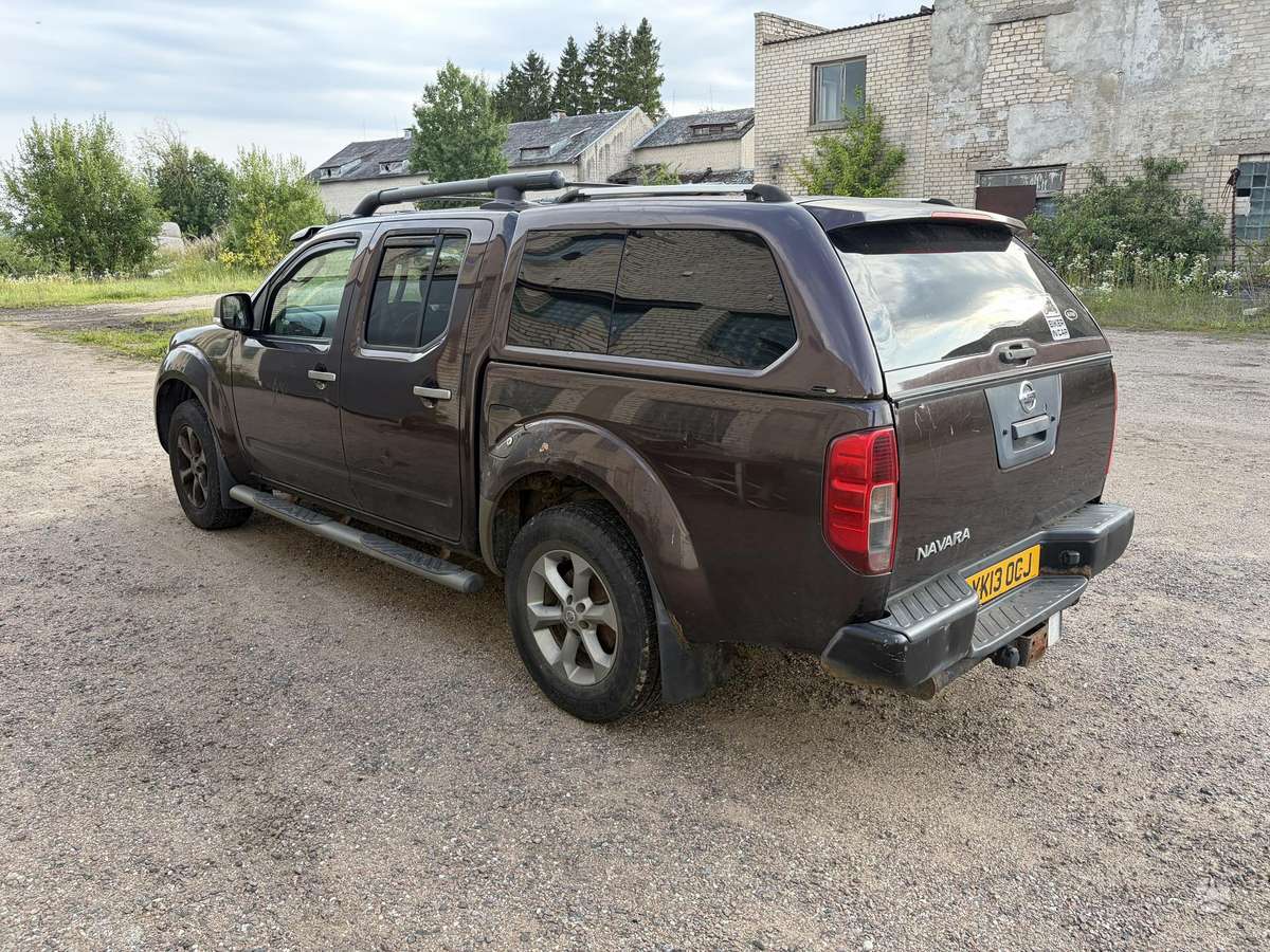 Nissan Navara 2013 — двигун 2488 cm³, 190 HP (140kW)