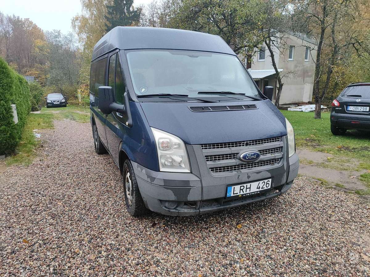 Ford Transit 2012 — вигляд ззаду