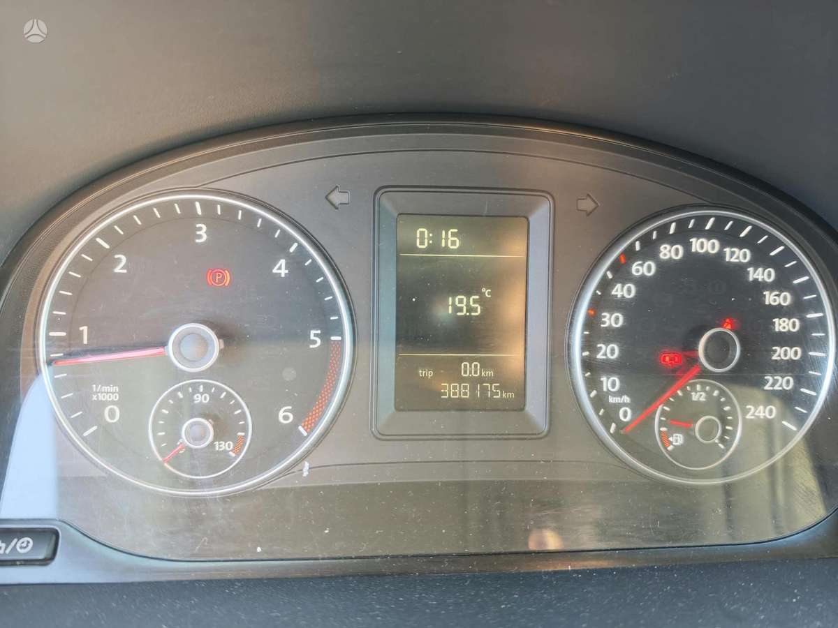 Volkswagen Caddy 2015 — engine 1598 cm³, 102 HP (75kW)