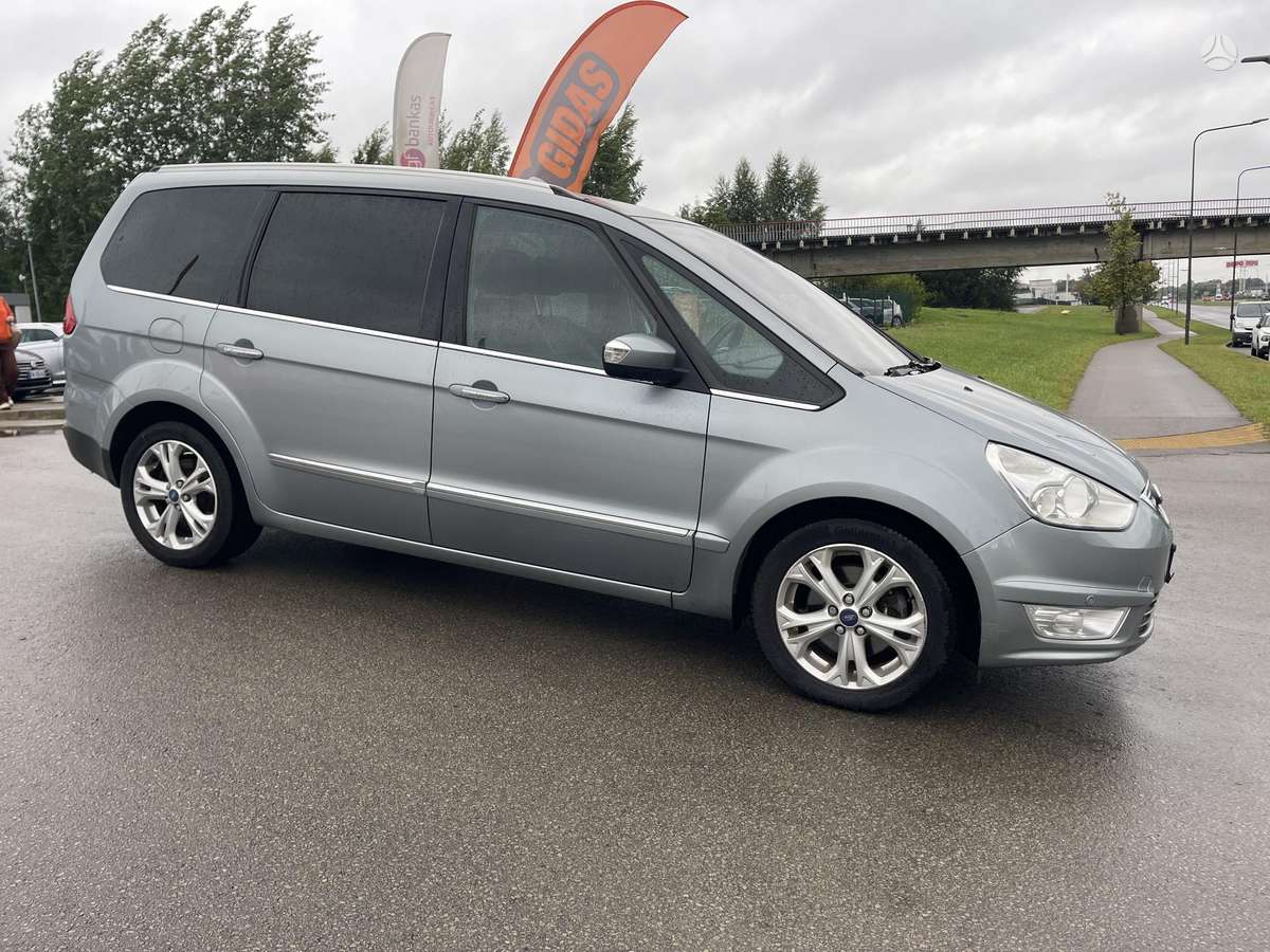 Ford Galaxy 2011 — салон