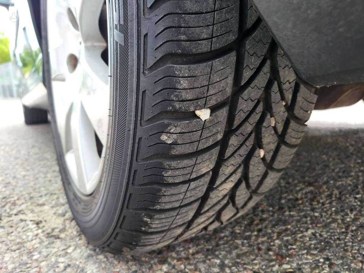 Peugeot 308 2008 — photo 24