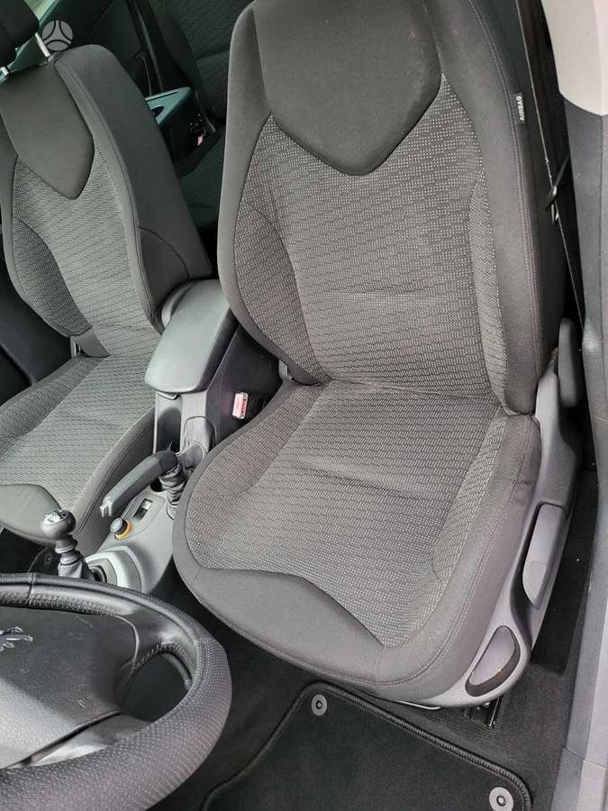 Peugeot 308 2008 — photo 33