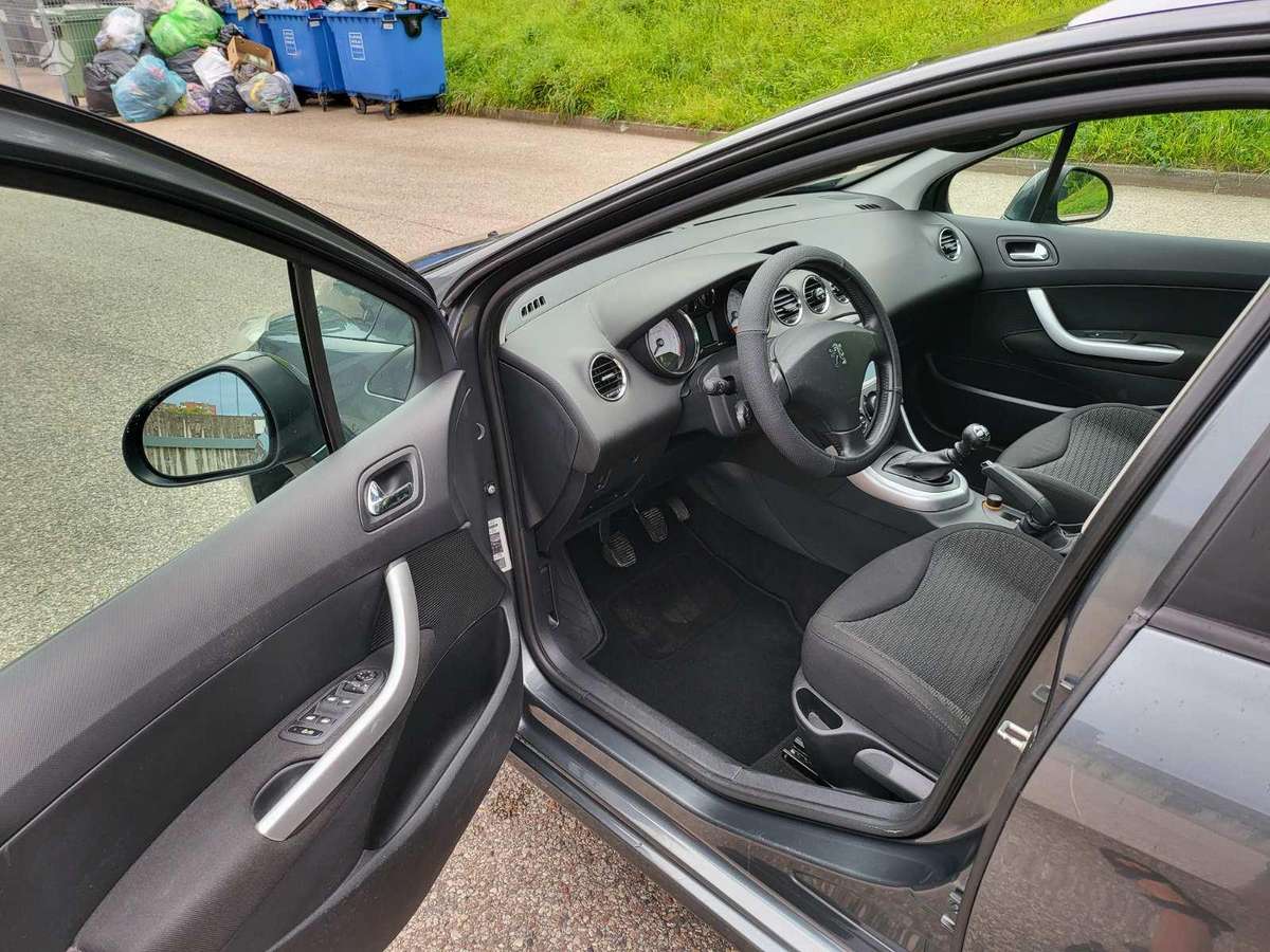 Peugeot 308 2008 — photo 7