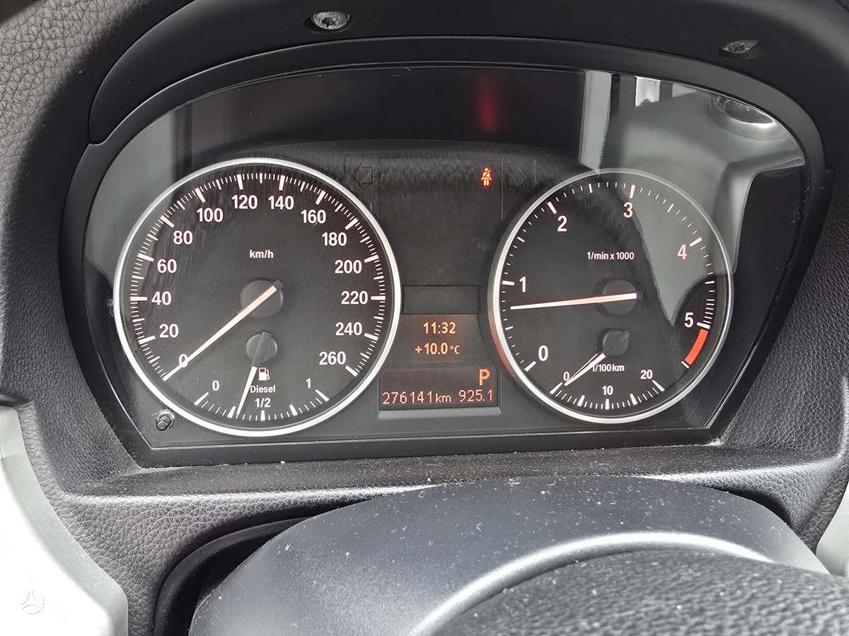 BMW 320 2011 — photo 15