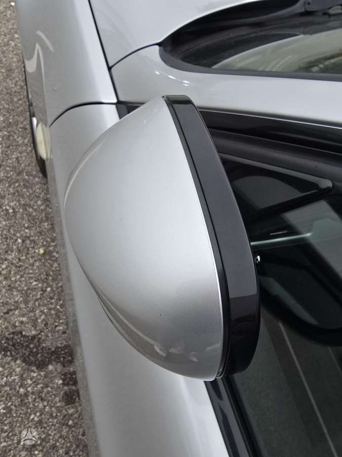 BMW 320 2011 — photo 16