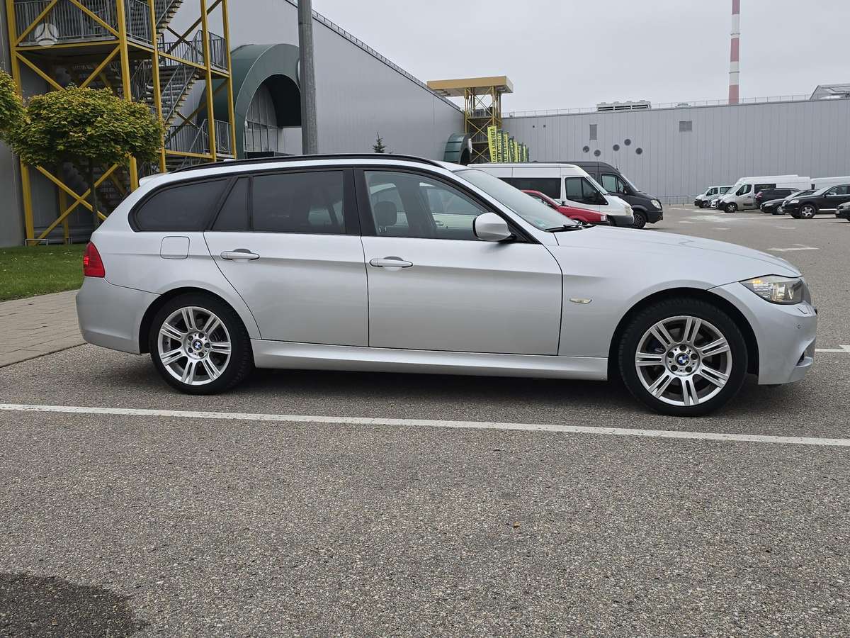 BMW 320 2011 — photo 6