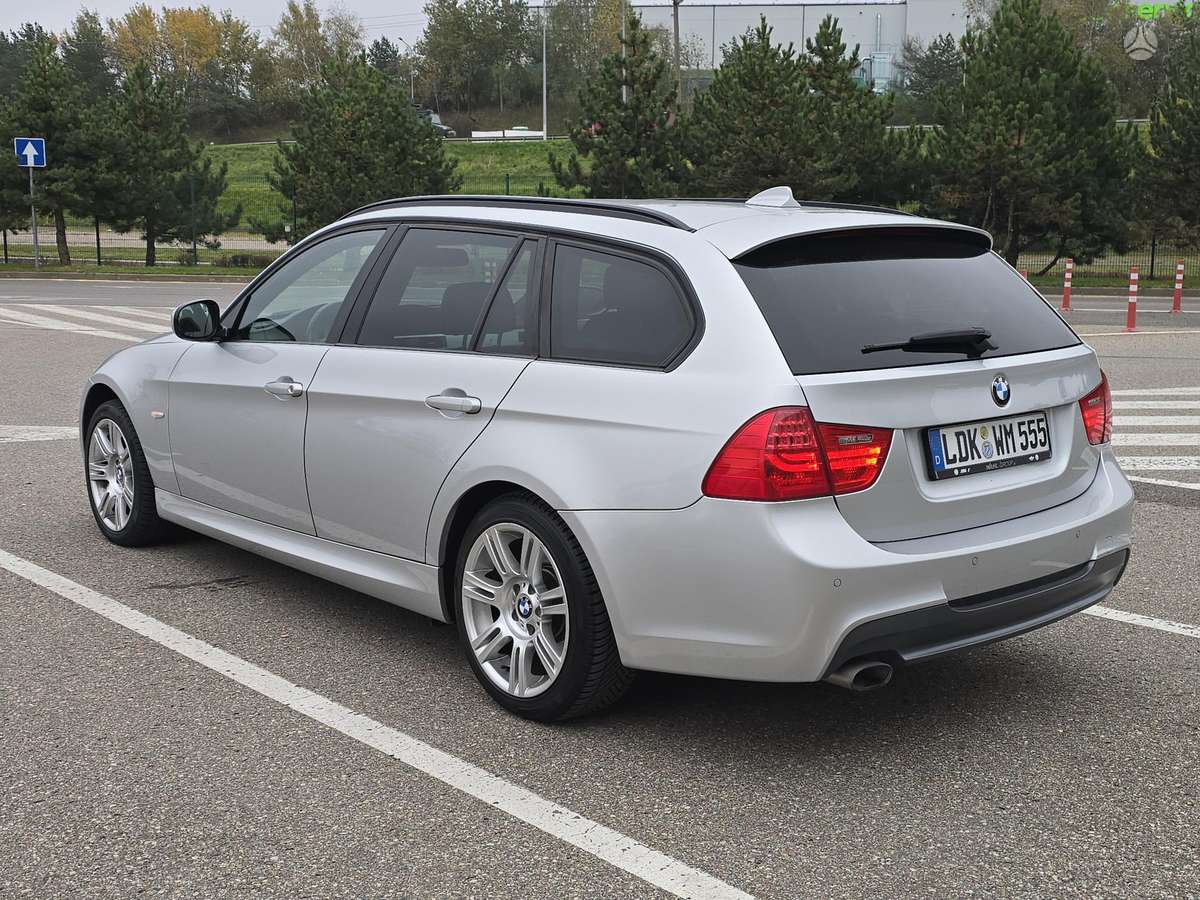 BMW 320 2011 — photo 7