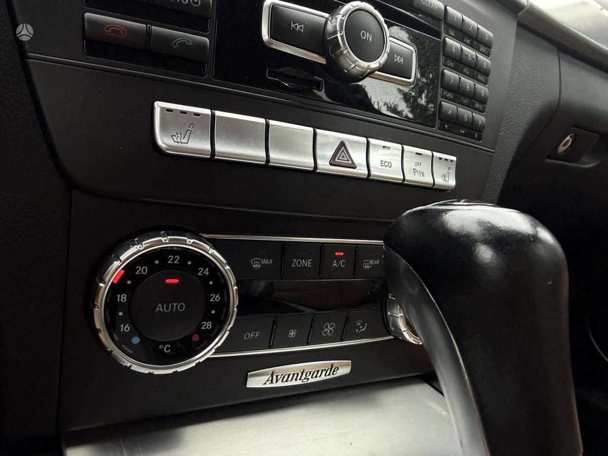 Mercedes-Benz C220 2012 — двигун 2143 cm³, 170 HP (125kW)