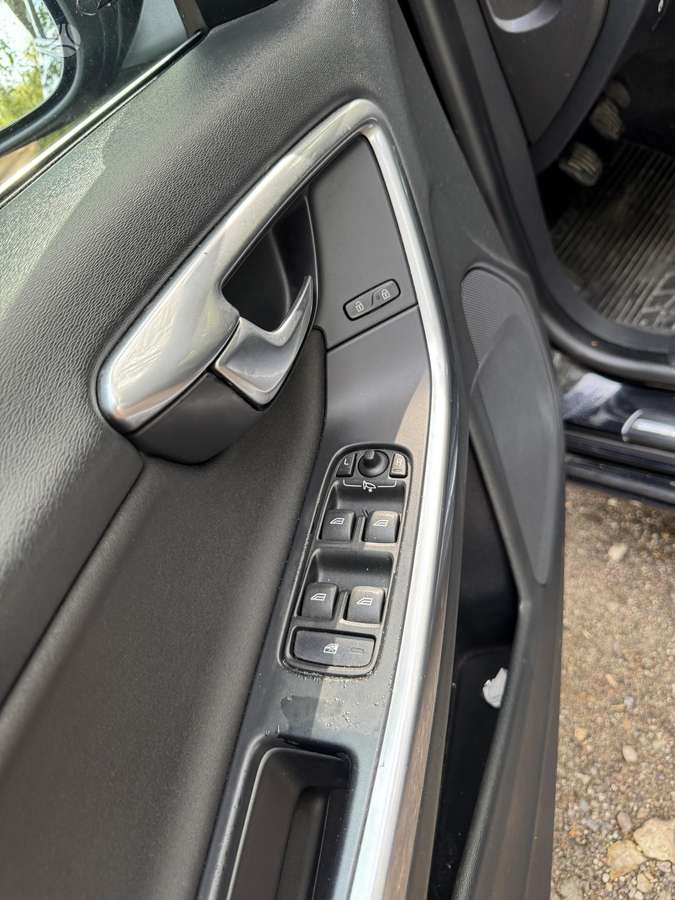 Volvo V60 2011 — photo 10