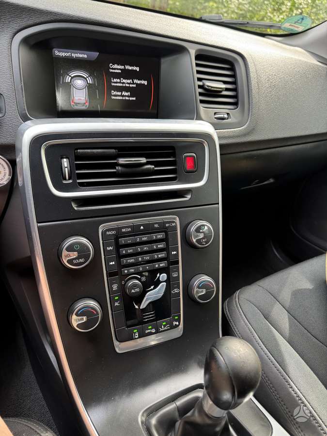 Volvo V60 2011 — photo 12
