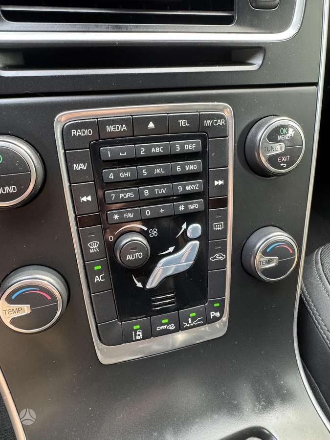 Volvo V60 2011 — photo 13