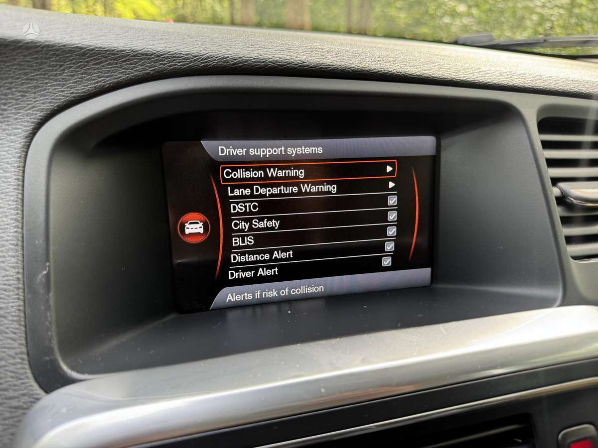 Volvo V60 2011 — photo 14