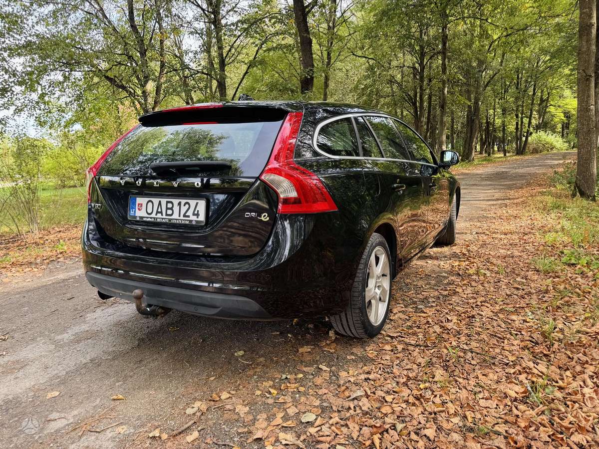 Volvo V60 2011 — photo 5