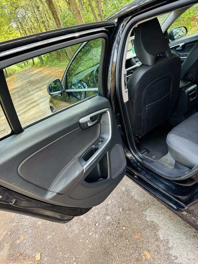 Volvo V60 2011 — photo 8