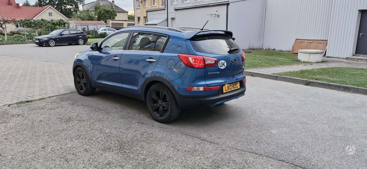 Kia Sportage 2012 — interior