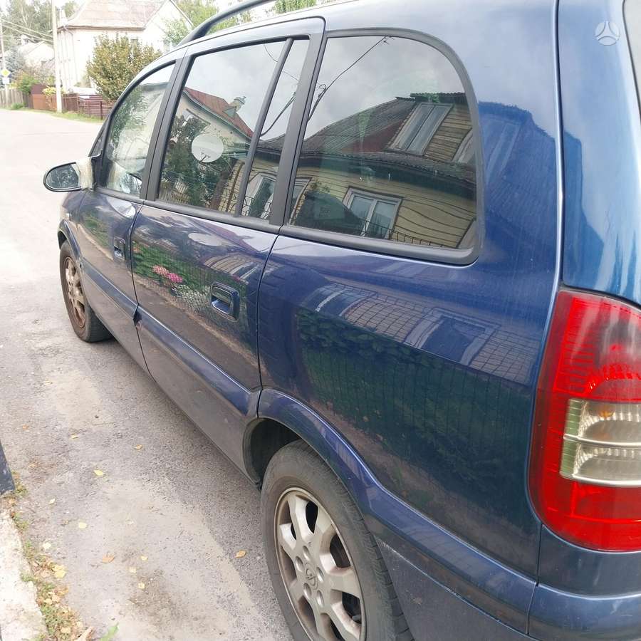 Opel Zafira 2005 — interior