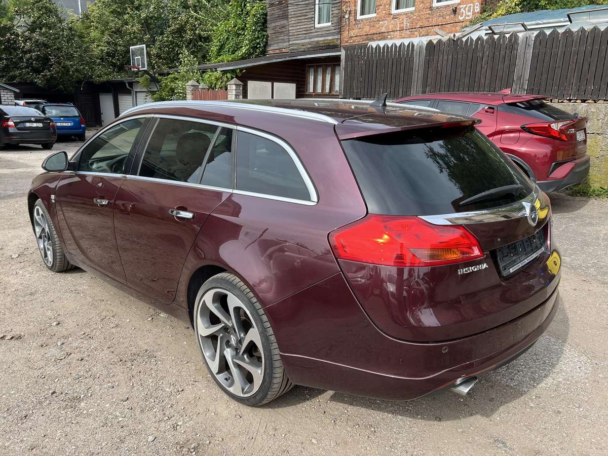 Opel Insignia 2013 — interior