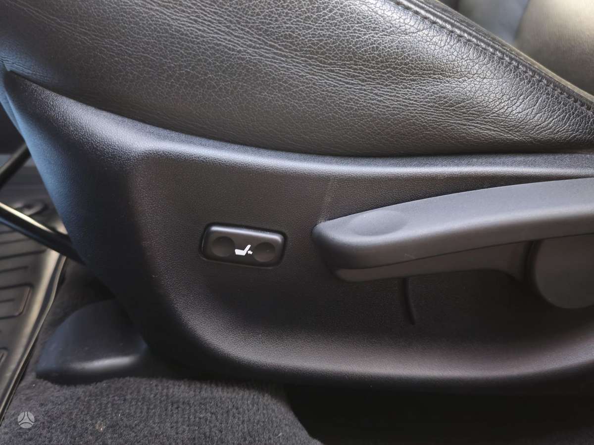 Toyota Avensis 2014 — фото 13