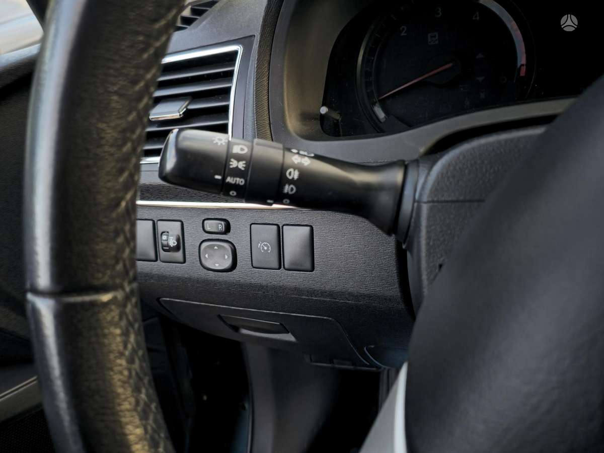 Toyota Avensis 2014 — фото 15