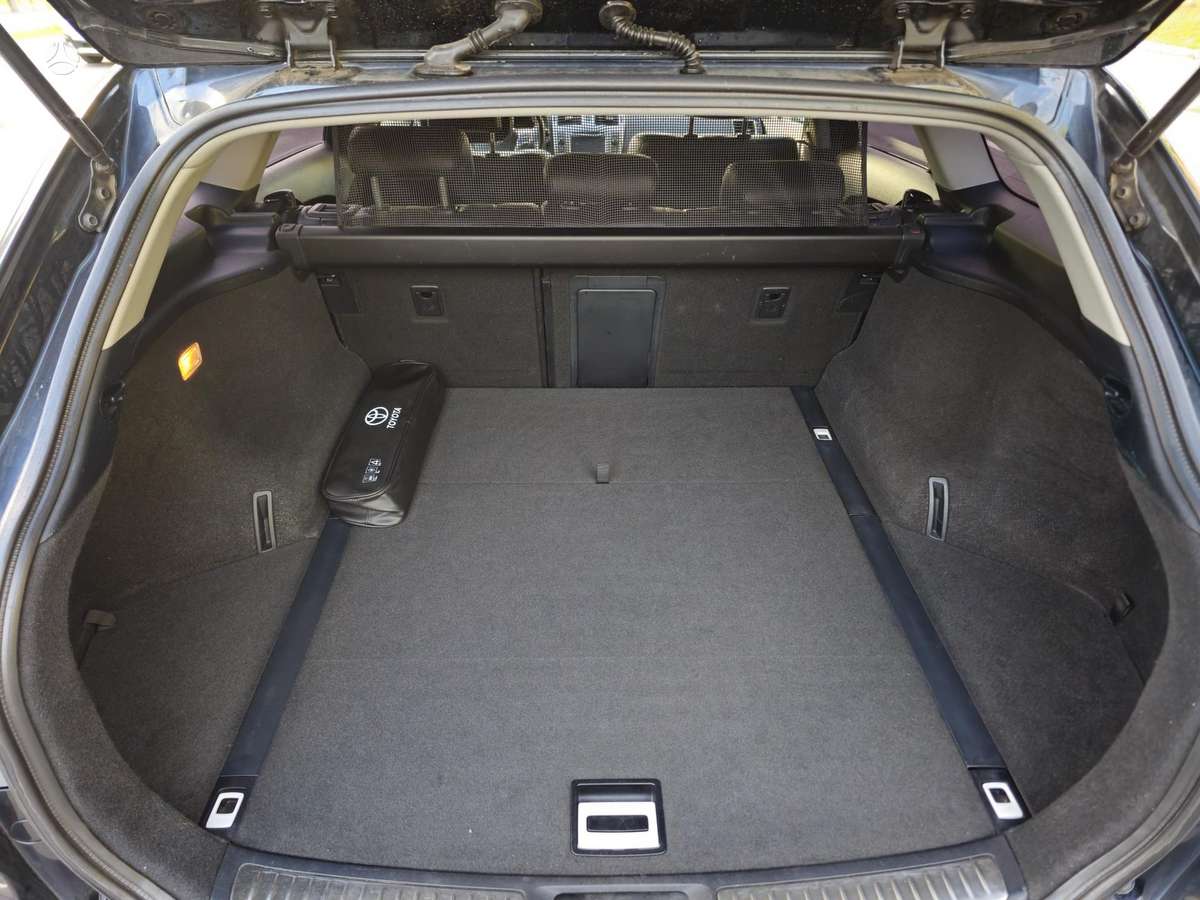 Toyota Avensis 2014 — фото 19