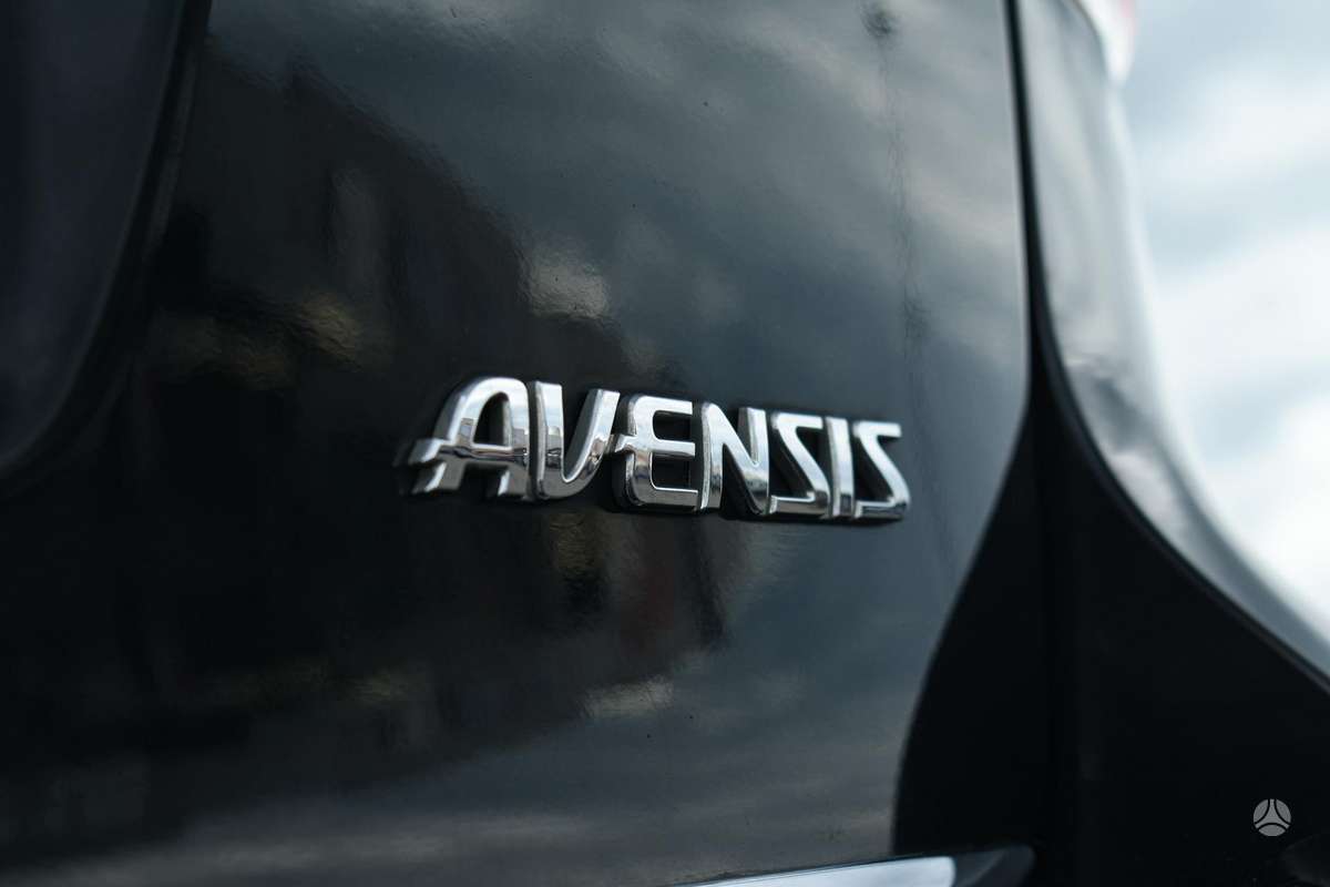 Toyota Avensis 2014 — фото 9
