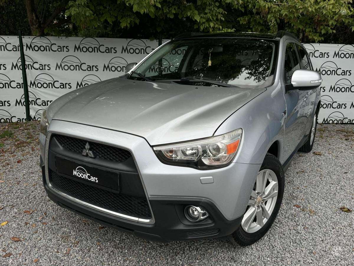 Mitsubishi ASX 2011 — вигляд ззаду