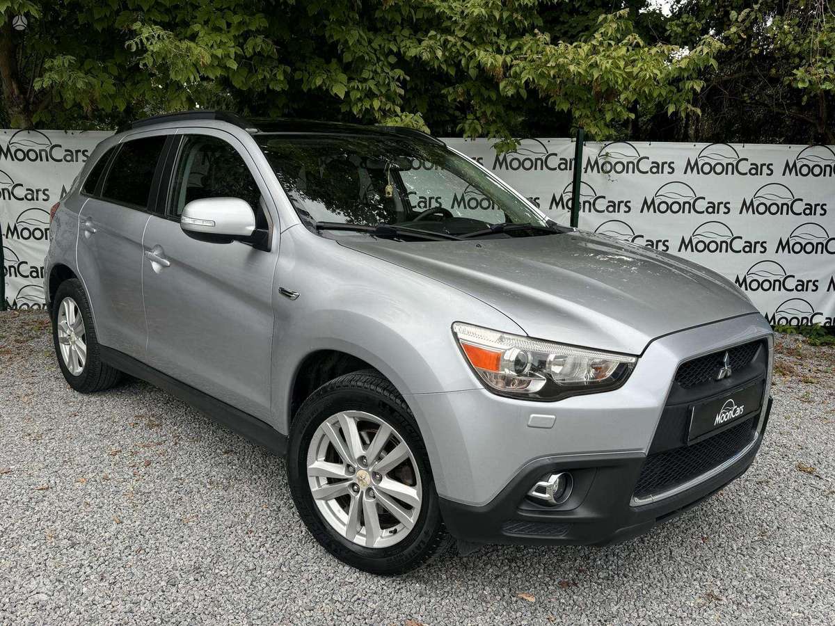 Mitsubishi ASX 2011 — салон