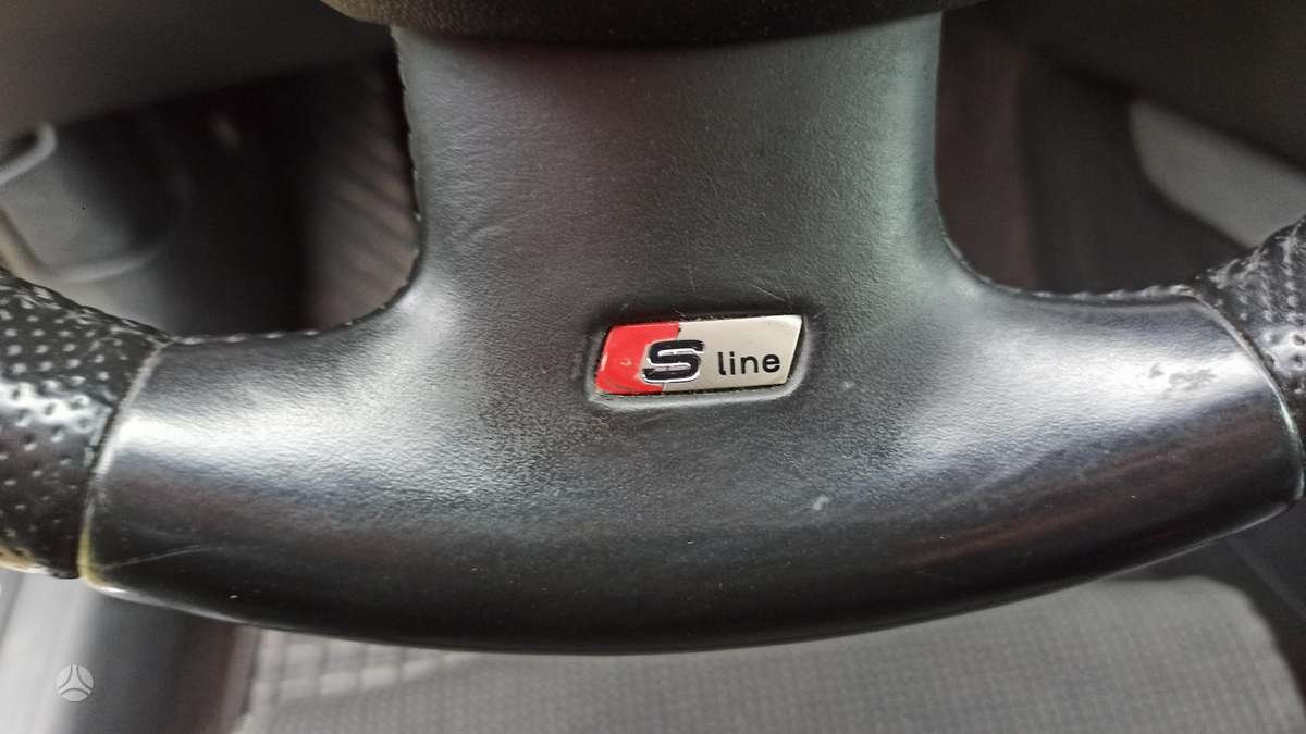 Audi A4 2009 — photo 18