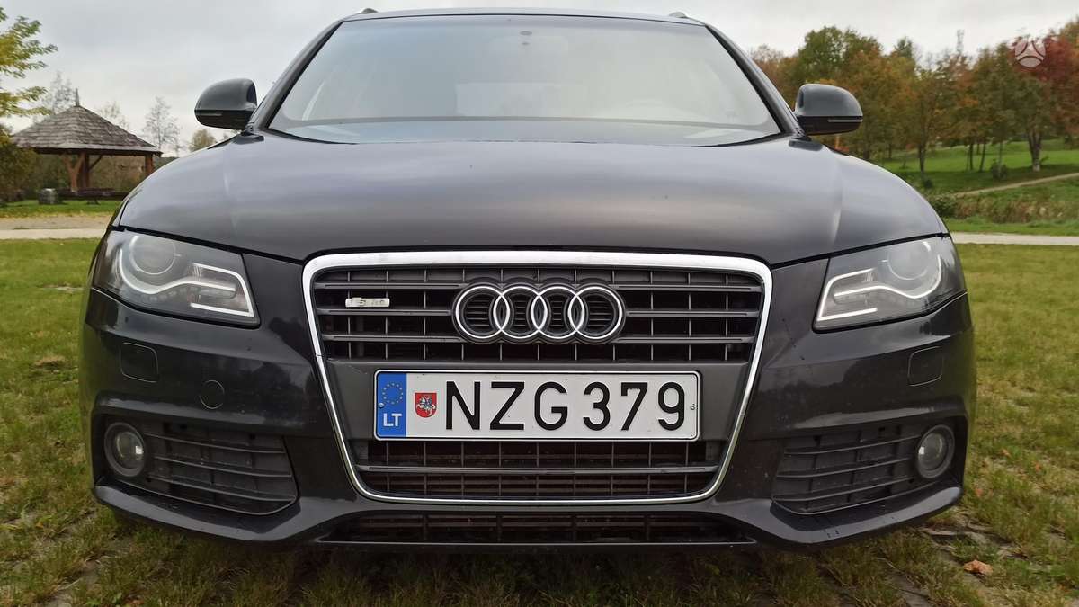 Audi A4 2009 — rear view