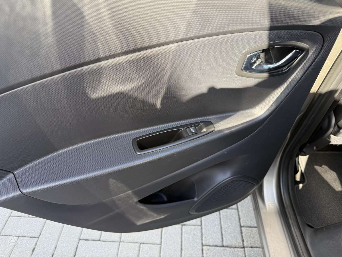 Renault Captur 2015 — фото 18