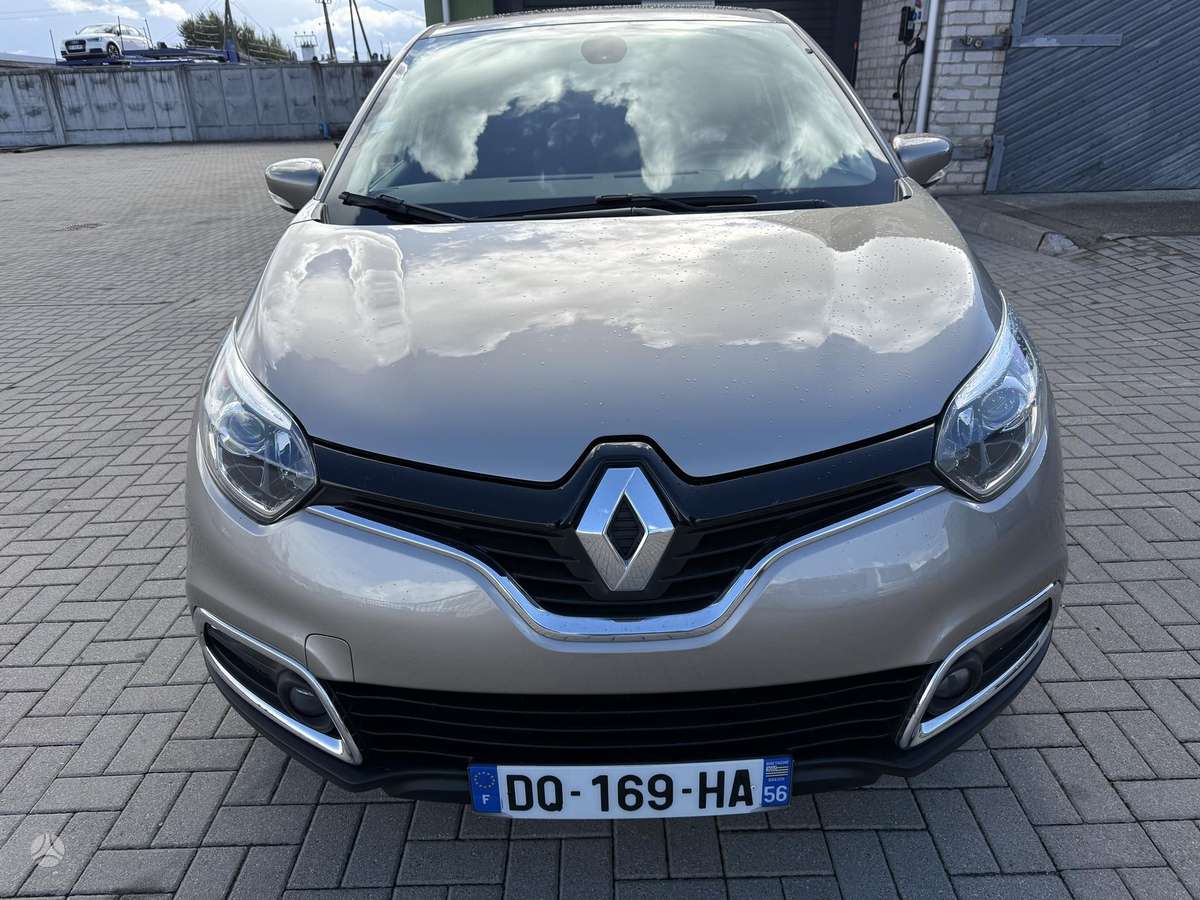 Renault Captur 2015 — вигляд ззаду