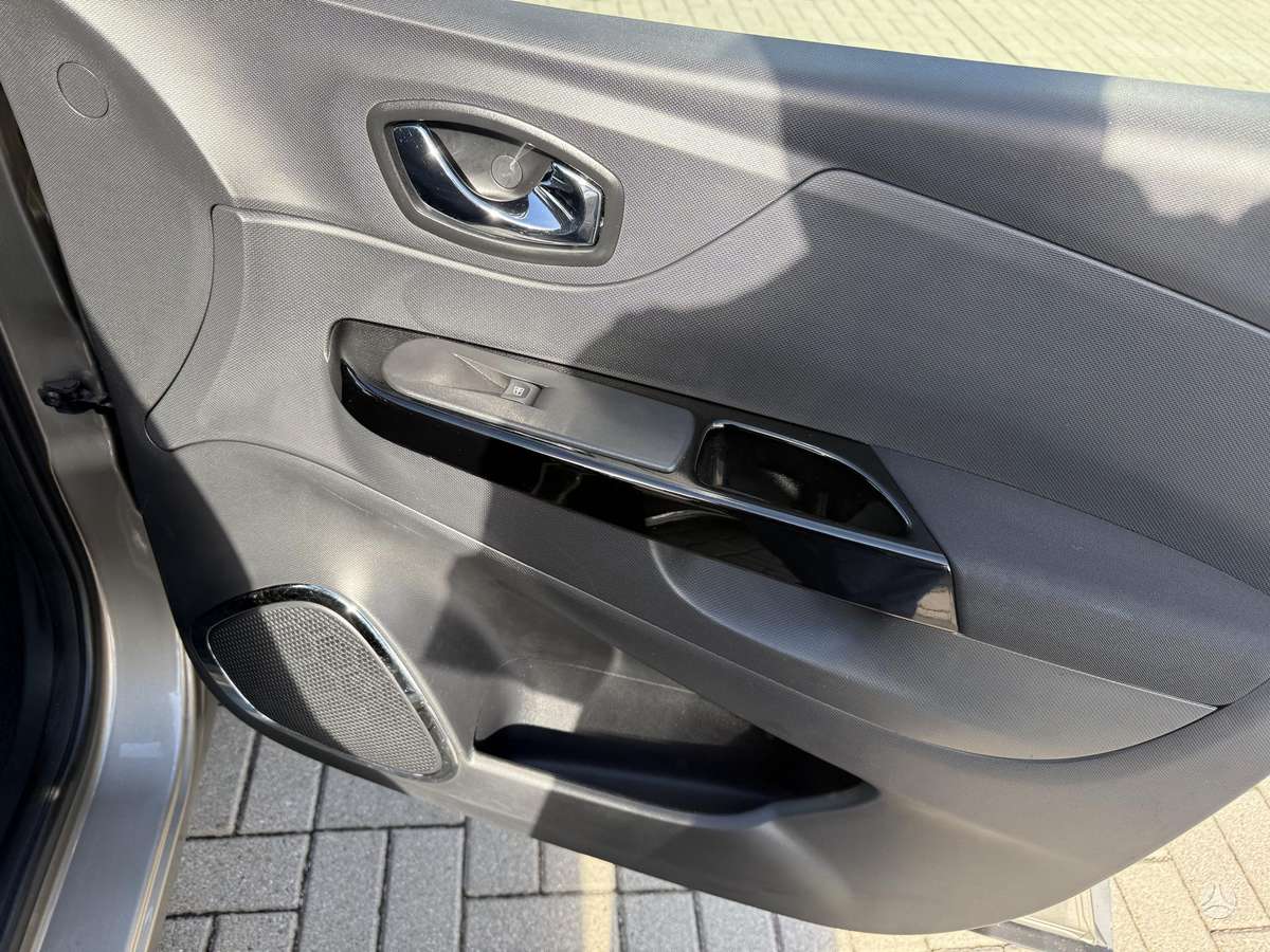 Renault Captur 2015 — фото 20
