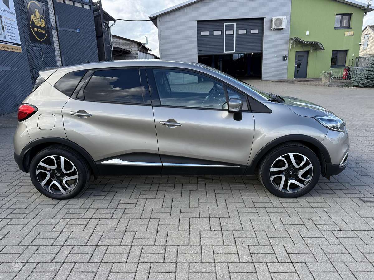 Renault Captur 2015 — двигун 1200 cm³, 120 HP (88kW)