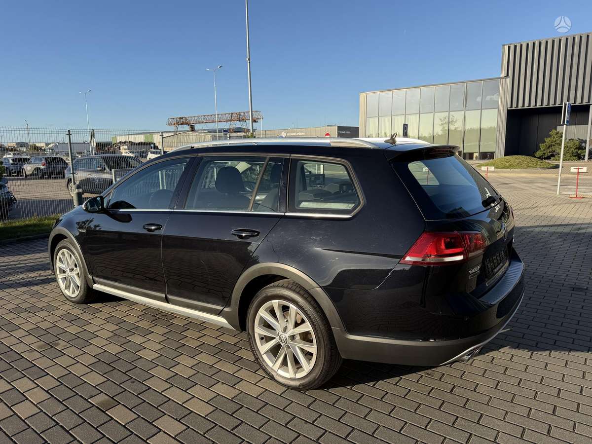 Volkswagen Golf 2015 — двигун 1598 cm³, 110 HP (81kW)