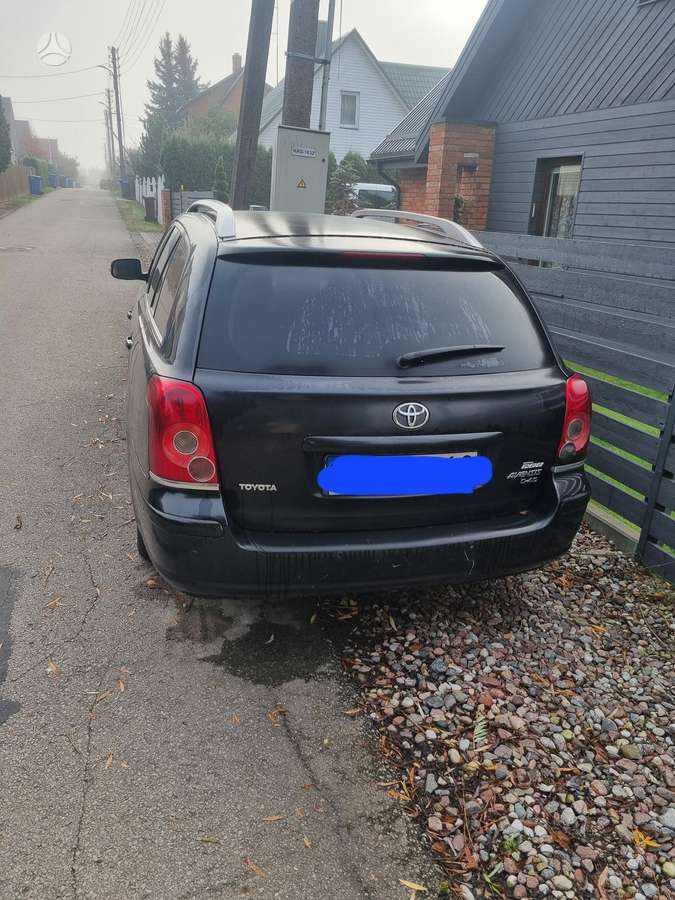 Toyota Avensis 2007 — rear view