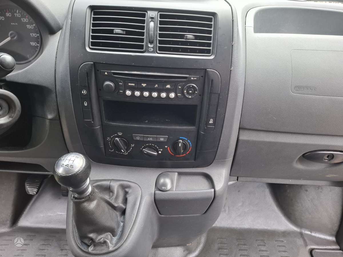 Peugeot Expert 2015 — photo 10
