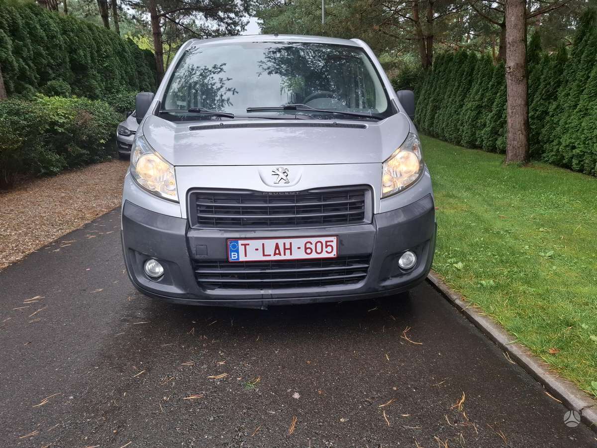 Peugeot Expert 2015 — rear view