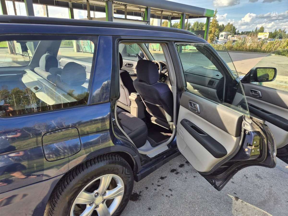 Subaru Forester 2005 — photo 11