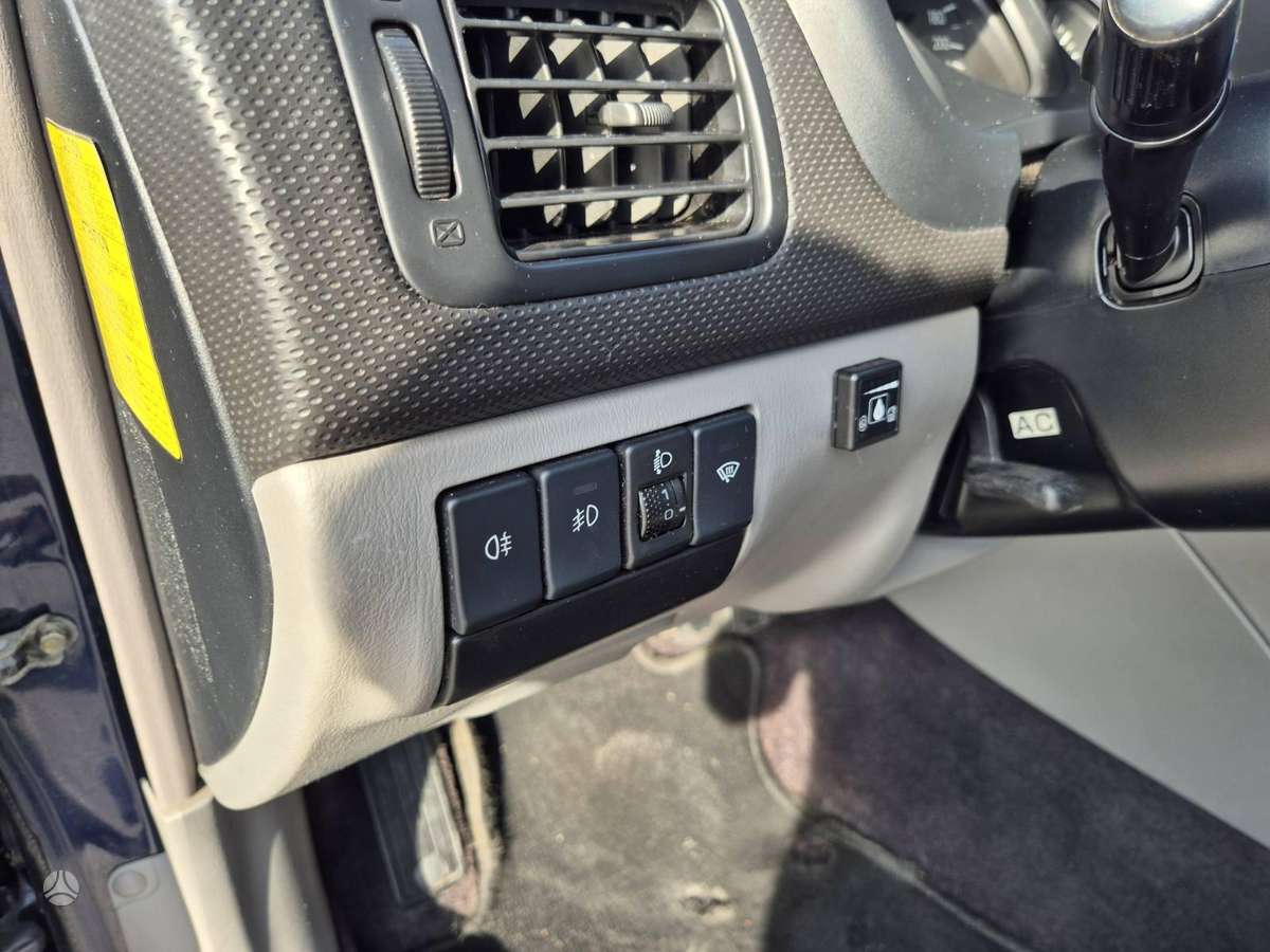 Subaru Forester 2005 — photo 17