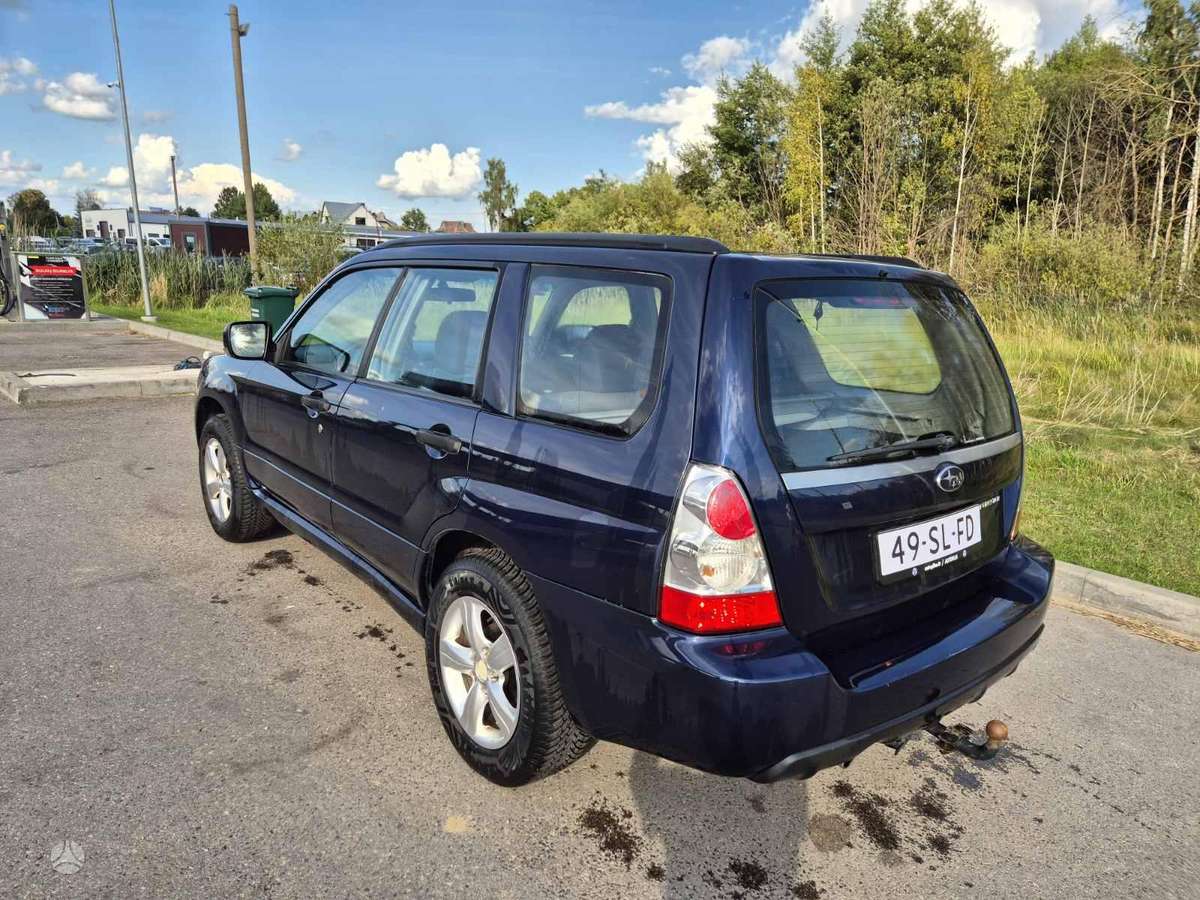 Subaru Forester 2005 — interior