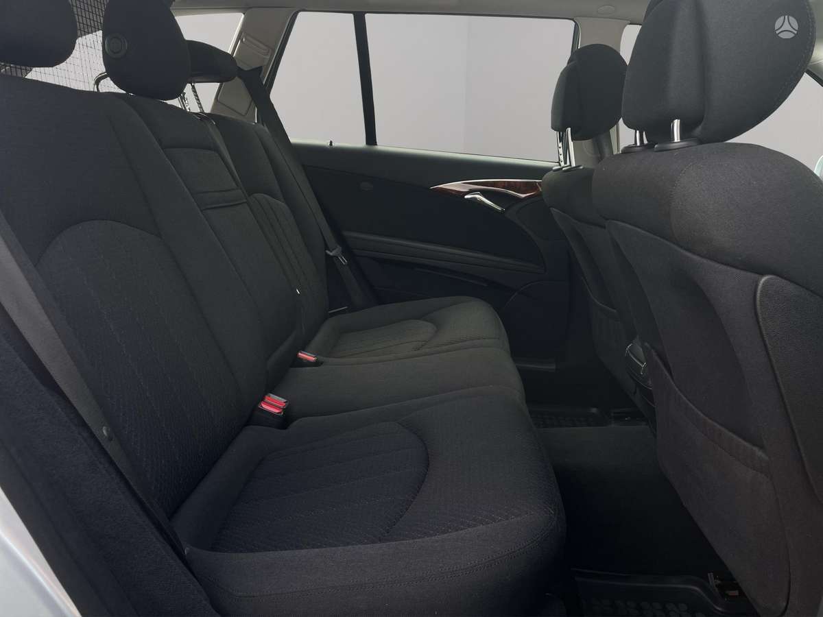 Mercedes-Benz E220 2008 — photo 10