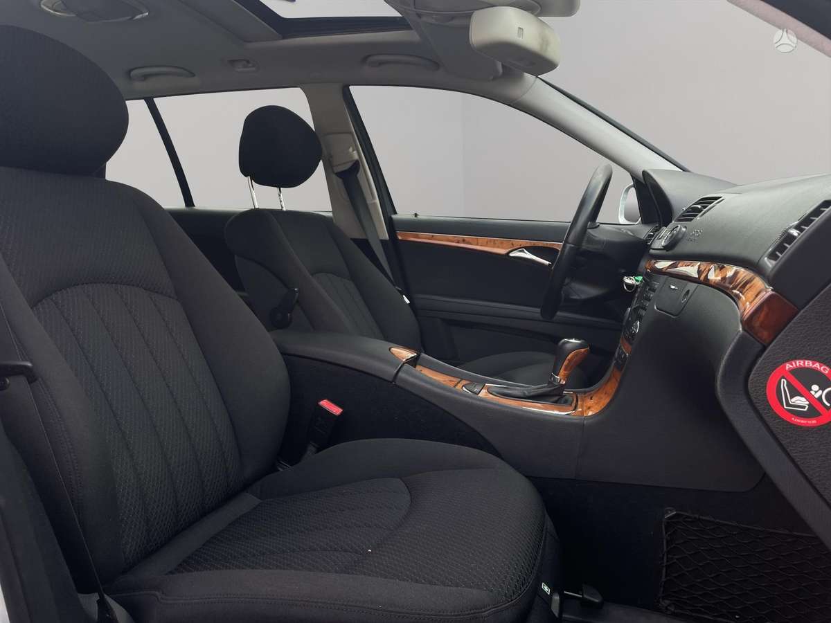 Mercedes-Benz E220 2008 — photo 8