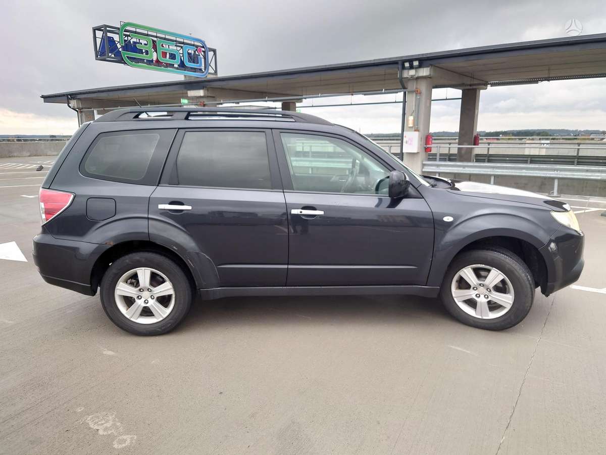 Subaru Forester 2008 — салон