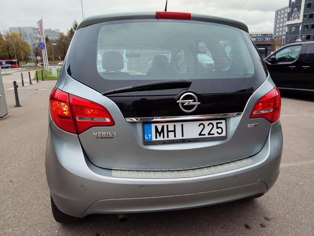 Opel Meriva 2011 — photo 10