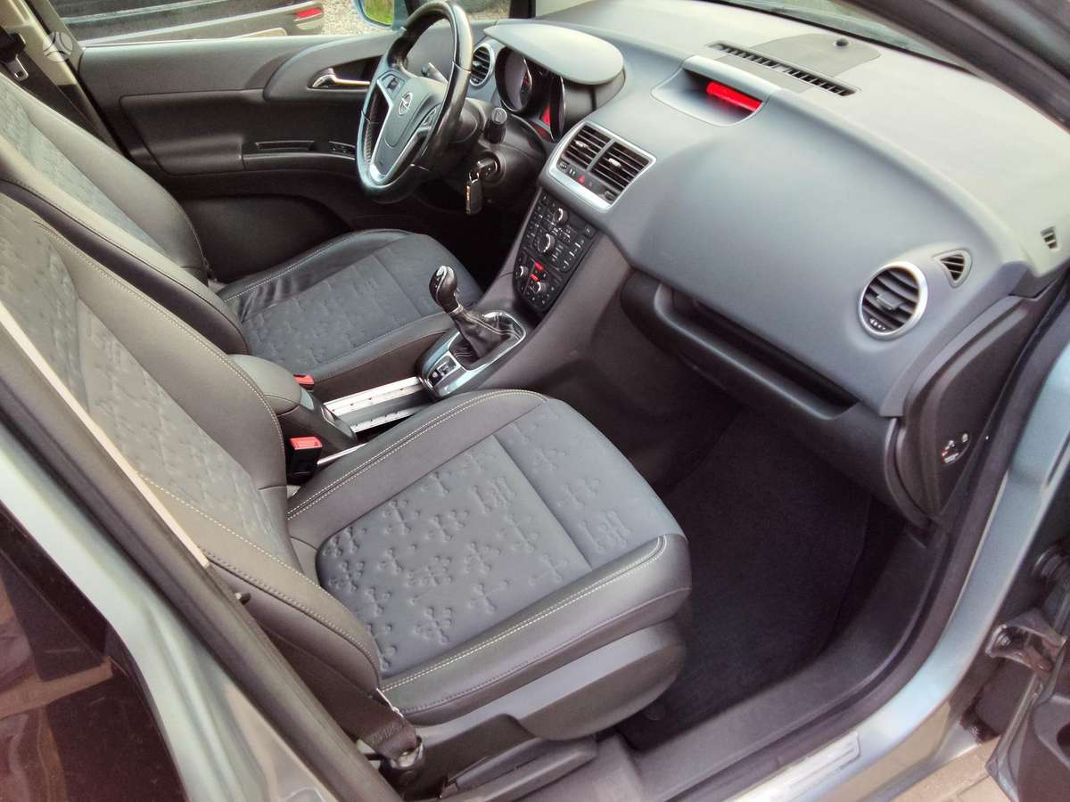 Opel Meriva 2011 — photo 13