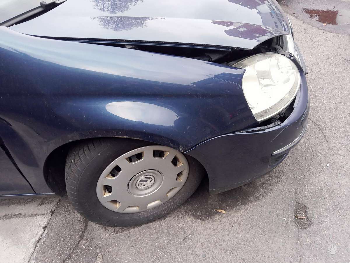 Volkswagen Golf 2008 — rear view