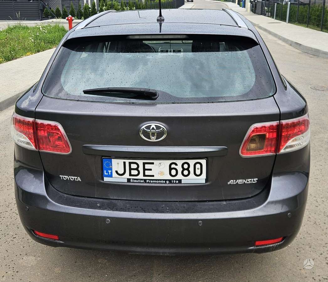 Toyota Avensis 2010 — двигун 1998 cm³, 126 HP (93kW)